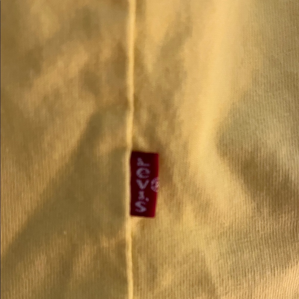 Levi's Yellow Short Sleeve Tee - Picture 4 of 4
